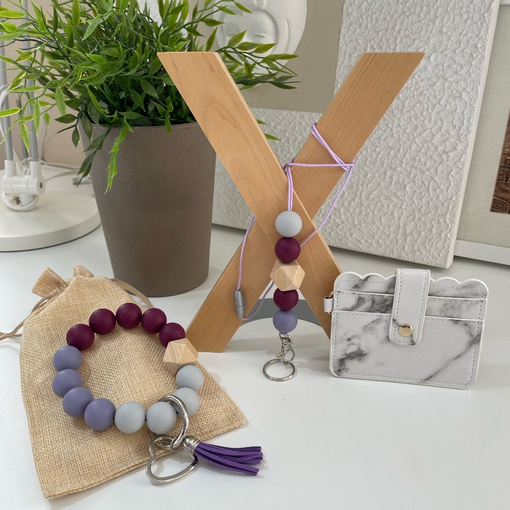 Bracelet Keychain Silicone Wood Beads/Lanyard Teacher Badge Holder Gift Set